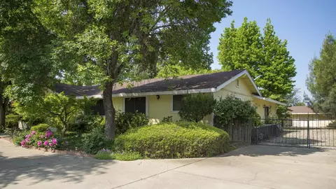6100 Riverside Dr, Redding, CA 96001 photo 2