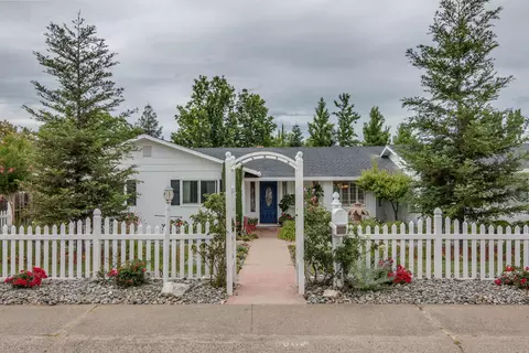 3000 Monte Bello Dr, Redding, CA 96001 photo 2