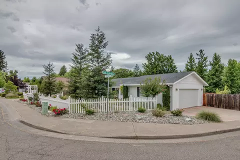 3000 Monte Bello Dr, Redding, CA 96001 photo 3
