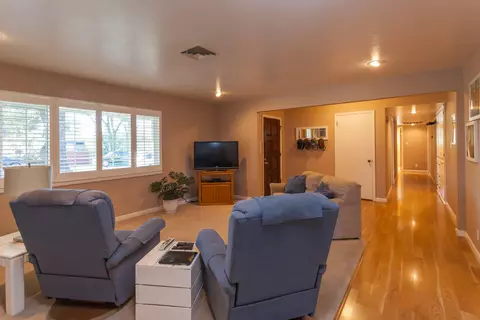1801 Shady Ln, Redding, CA 96002 photo 2