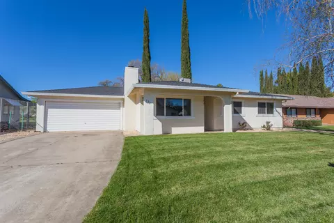 332 Rivella Vista Dr, Redding, CA 96001 photo 1