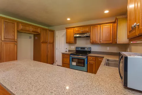 332 Rivella Vista Dr, Redding, CA 96001 photo 12