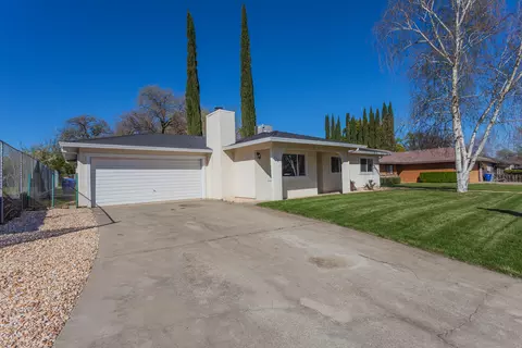 332 Rivella Vista Dr, Redding, CA 96001 photo 4