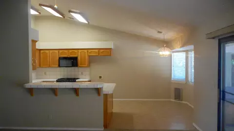 3075 Howard Dr, Redding, CA 96001 photo 10