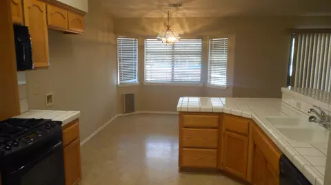 3075 Howard Dr, Redding, CA 96001 photo 8