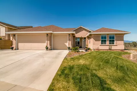 363 Stinson Loop, Redding, CA 96003 photo 2