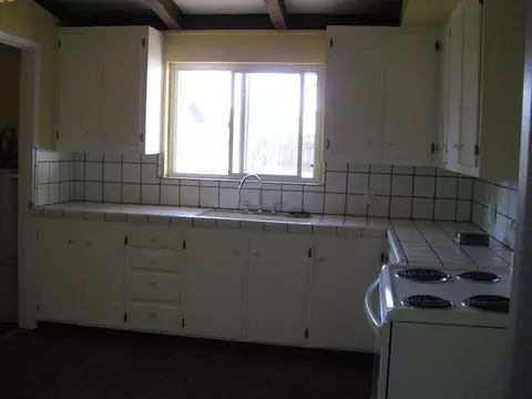 449 Rio St, Redding, CA 96001 photo 4