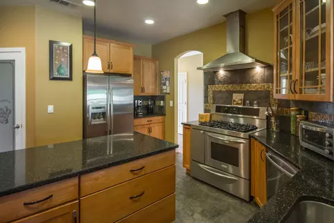 4898 Squirrel Run Ct, Redding, CA 96002 photo 3