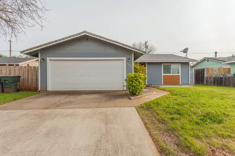 2433 Celestial St, Redding, CA 96002 photo 2