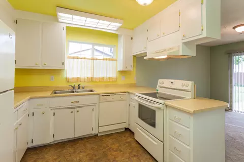 2433 Celestial St, Redding, CA 96002 photo 11