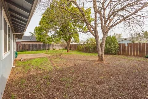 2433 Celestial St, Redding, CA 96002 photo 19