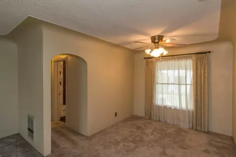 1725 Garden Ave, Redding, CA 96001 photo 4
