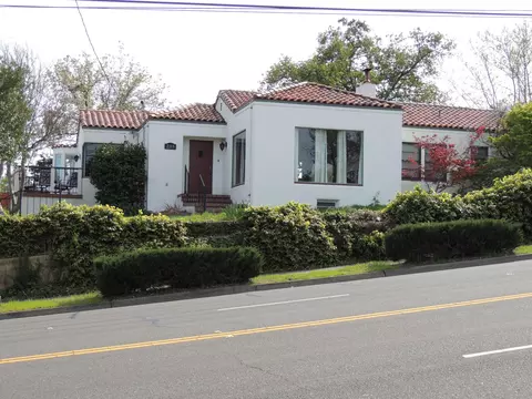 2265 Placer St, Redding, CA 96001 photo 2