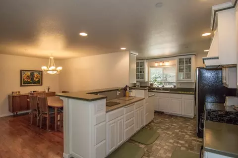 1370 Lakeside Dr, Redding, CA 96001 photo 9