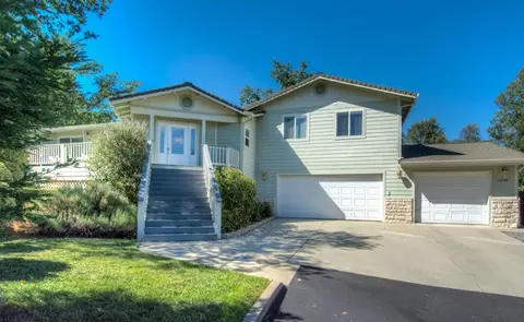 1370 Lakeside Dr, Redding, CA 96001 photo 1