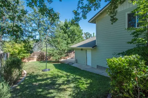 1370 Lakeside Dr, Redding, CA 96001 photo 17