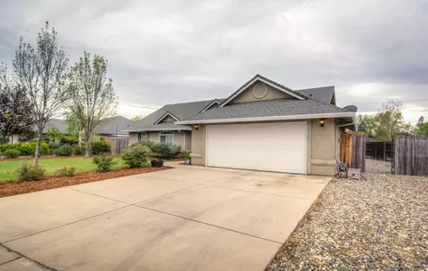 2617 Rhinestone Way, Redding, CA 96001 photo 2