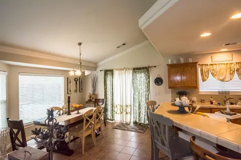 2617 Rhinestone Way, Redding, CA 96001 photo 5
