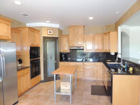19360 Raintree Ln, Redding, CA 96003 photo 9