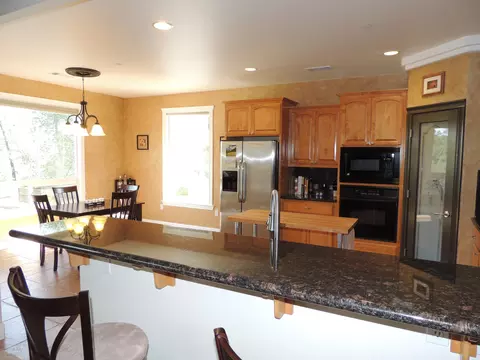 19360 Raintree Ln, Redding, CA 96003 photo 7