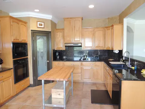 19360 Raintree Ln, Redding, CA 96003 photo 8