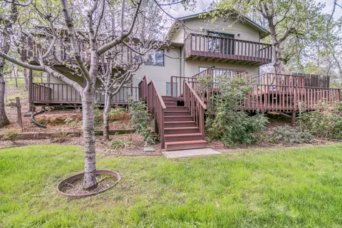 9347 Canyon Hollow Dr, Redding, CA 96001 photo 3