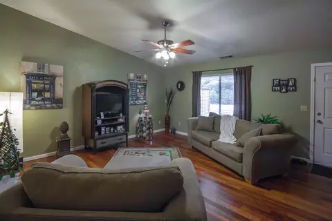 625 Lowe St, Redding, CA 96001 photo 5