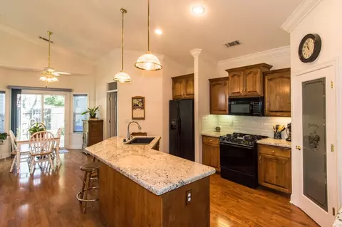 4418 Blue Creek Dr, Redding, CA 96002 photo 3