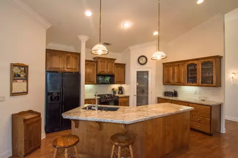 4418 Blue Creek Dr, Redding, CA 96002 photo 6