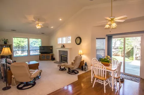 4418 Blue Creek Dr, Redding, CA 96002 photo 4