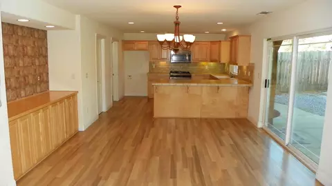 896 Country Oak, Redding, CA 96003 photo 7