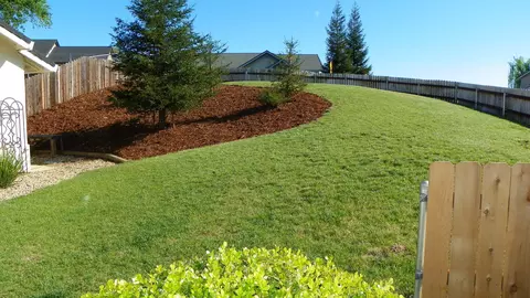 896 Country Oak, Redding, CA 96003 photo 3