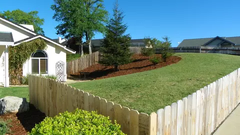 896 Country Oak, Redding, CA 96003 photo 2
