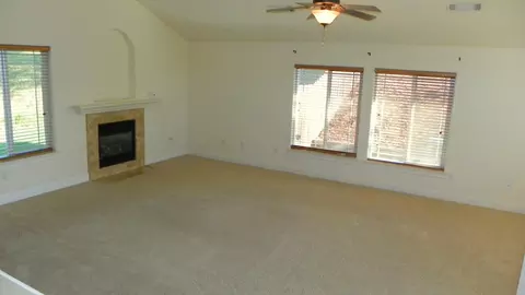 896 Country Oak, Redding, CA 96003 photo 5