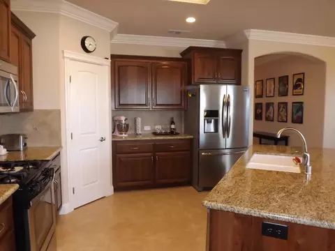606 Rogue River Way, Redding, CA 96003 photo 4