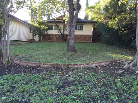 4045 Travona St, Redding, CA 96001 photo 3