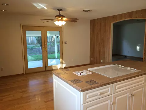 4045 Travona St, Redding, CA 96001 photo 2