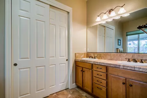 612 Rivercrest Pkwy, Redding, CA 96002 photo 29