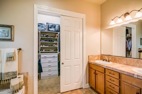 612 Rivercrest Pkwy, Redding, CA 96002 photo 32