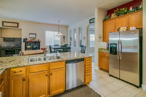 612 Rivercrest Pkwy, Redding, CA 96002 photo 5