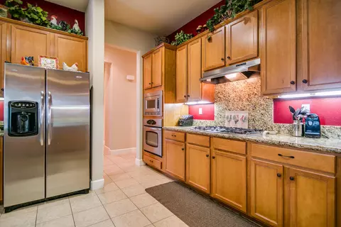612 Rivercrest Pkwy, Redding, CA 96002 photo 2
