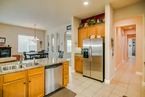 612 Rivercrest Pkwy, Redding, CA 96002 photo 4