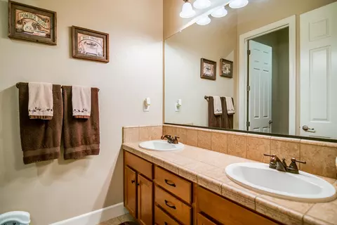 612 Rivercrest Pkwy, Redding, CA 96002 photo 17