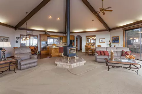 8435 Crown Way, Redding, CA 96001 photo 9