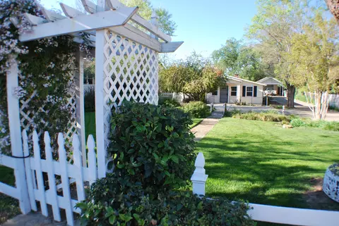 2352 Shasta St, Redding, CA 96001 photo 2