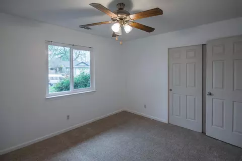 541 Olympic St, Redding, CA 96003 photo 10
