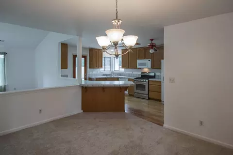 541 Olympic St, Redding, CA 96003 photo 6