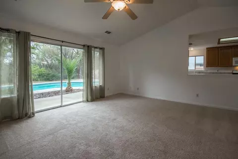 541 Olympic St, Redding, CA 96003 photo 4