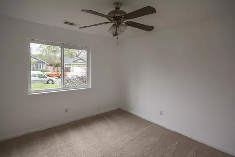 541 Olympic St, Redding, CA 96003 photo 7