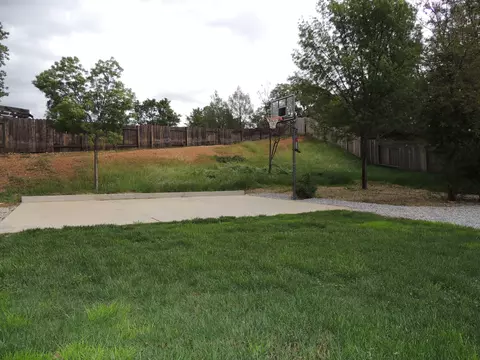 1013 Nighthawk Ln, Redding, CA 96003 photo 17
